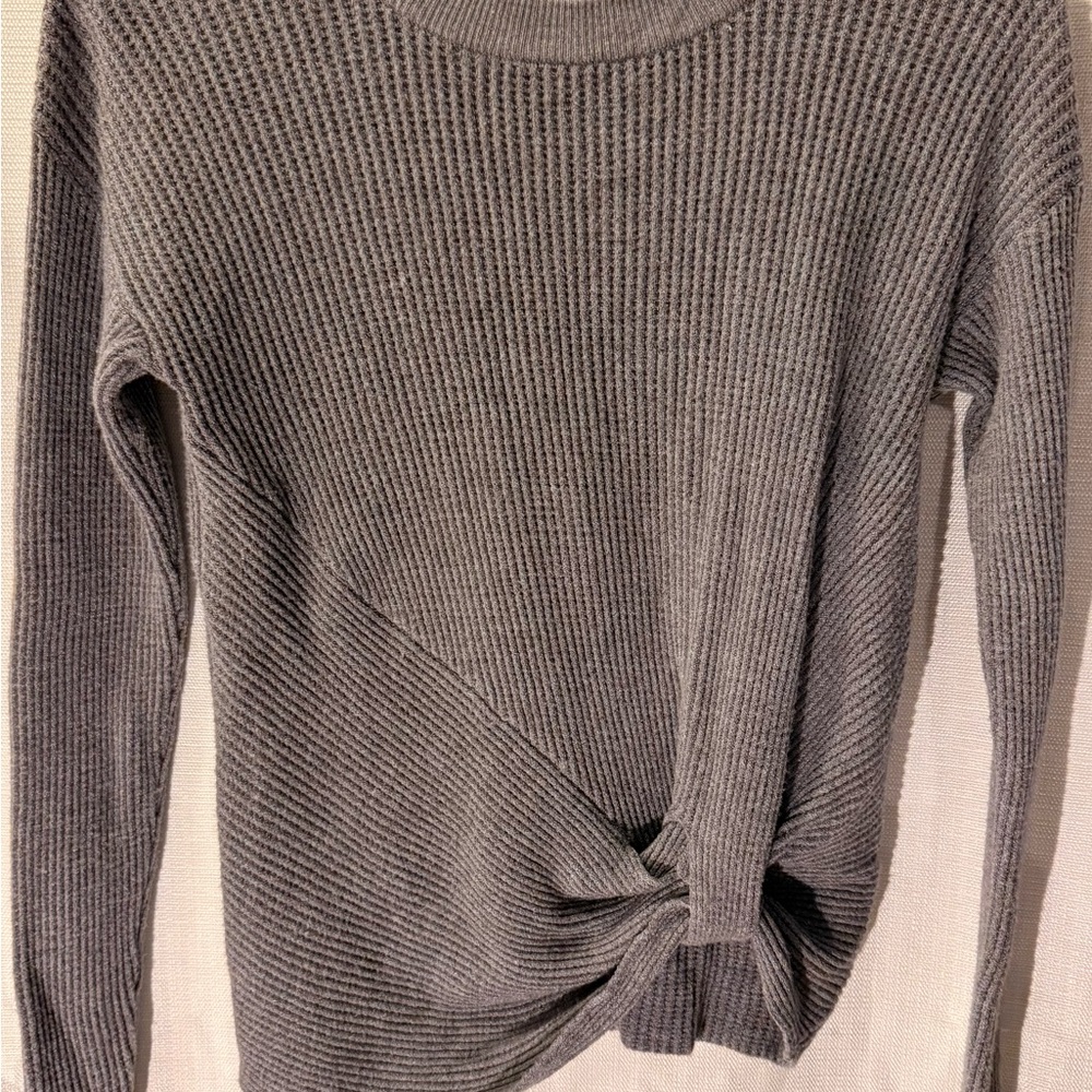Rielle Gray Long Sleeve Knit Top with a Twist Size XS